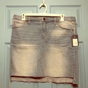 Universal Thread denim skirt NWT